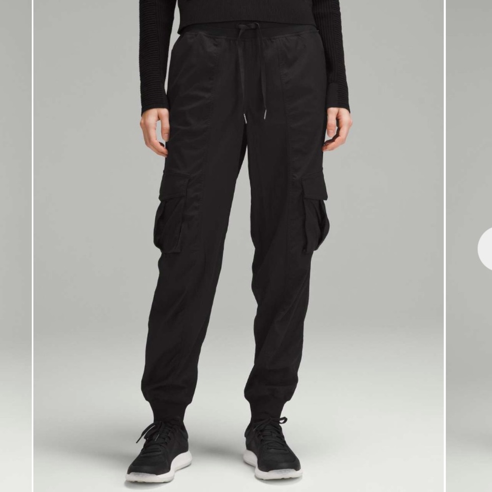 Lululemon Dance Studio Relaxed-Fit Mid-Rise Cargo Jogger - L